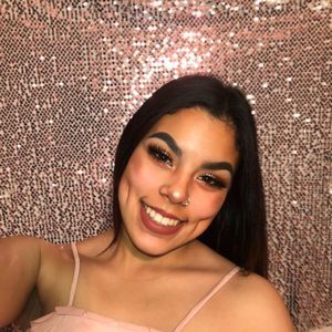 Meet your Posher, Desi